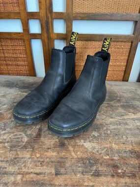 Dr. Martens Embury Leather Casual Chelsea Boots